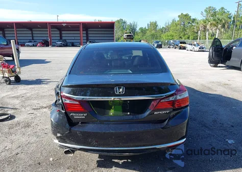 2016 Honda Accord Sport z USA, uszkodzony, nr VIN 1HGCR2F56GA070612